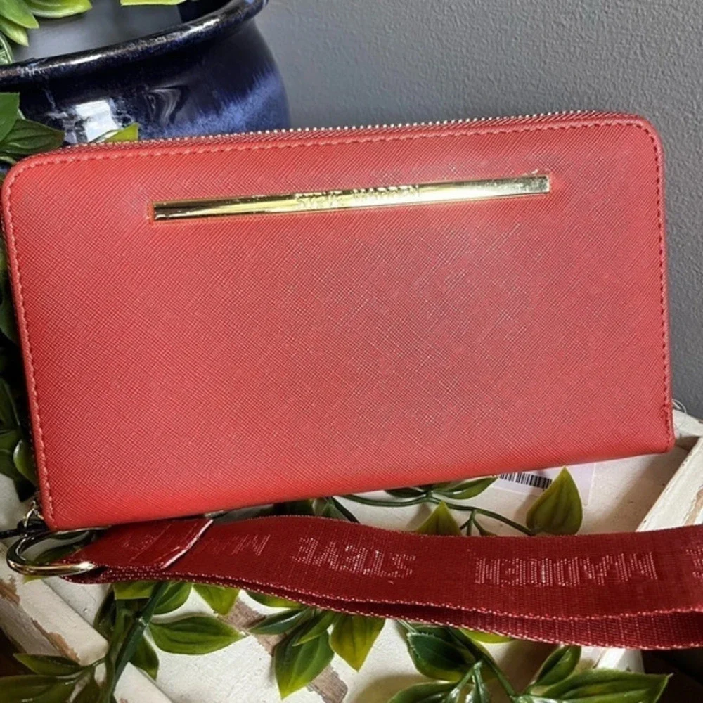 Steve Madden Bzip Web Wristlet Clutch Wallet NWT